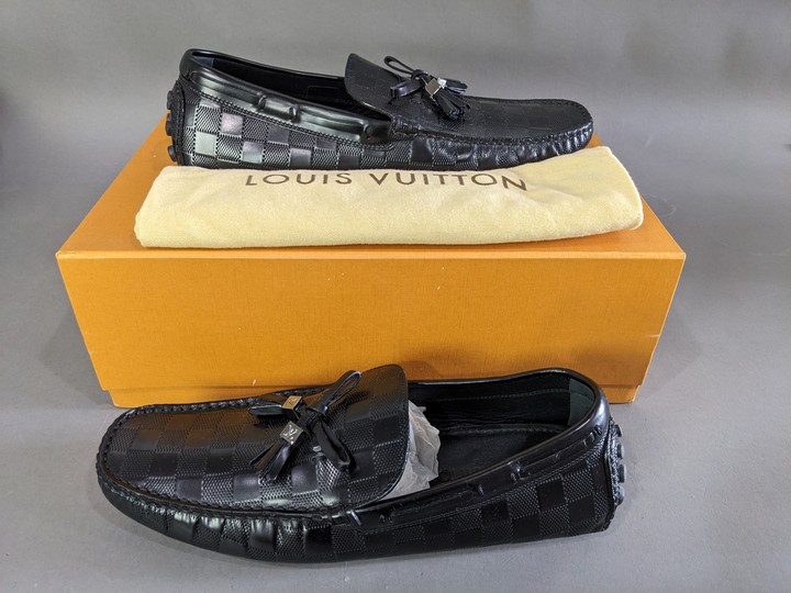 John Pye Auctions - Louis Vuitton Driving Shoes, Size 7.5, with Box and  Dust Bag