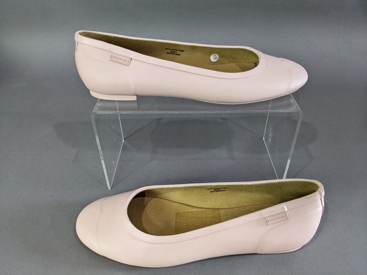 Hunter Ballet Pumps, Size 4