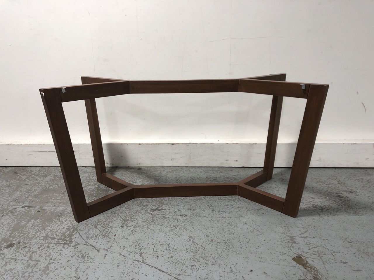 John Pye Auctions 1 X PALLET OF FURNITURE PARTS TO INCLUDE