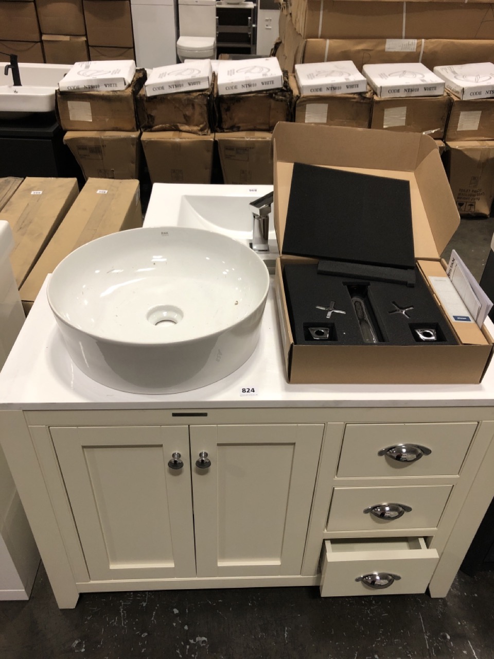 John Pye Auctions FLOOR STANDING 2 DOOR 3 DRAWER COUNTERTOP SINK UNIT