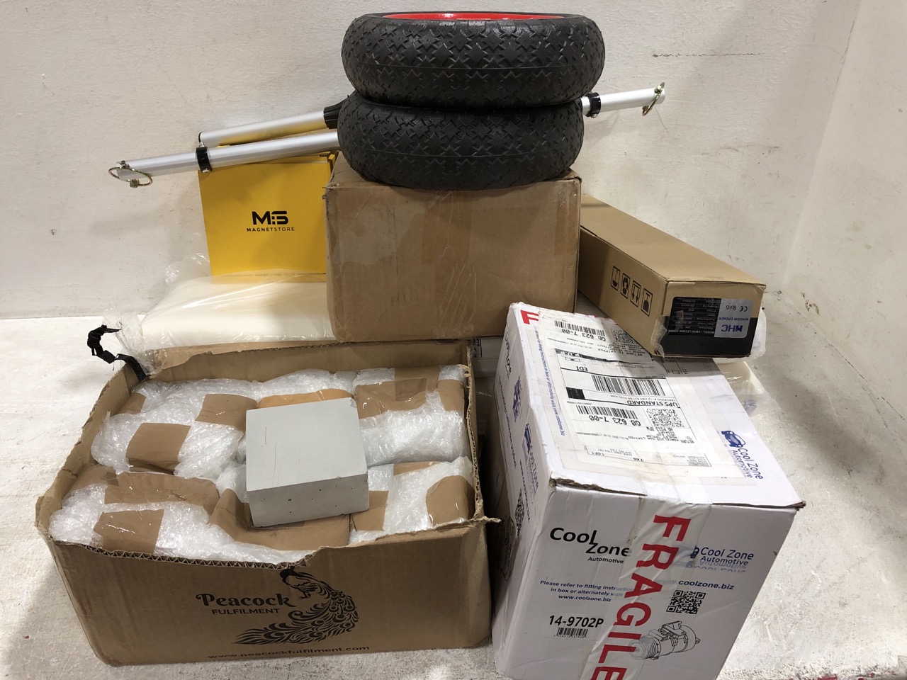 John Pye Auctions 17X ASSORTED ITEMS TO INCLUDE STORE ROUND COOL ZONE