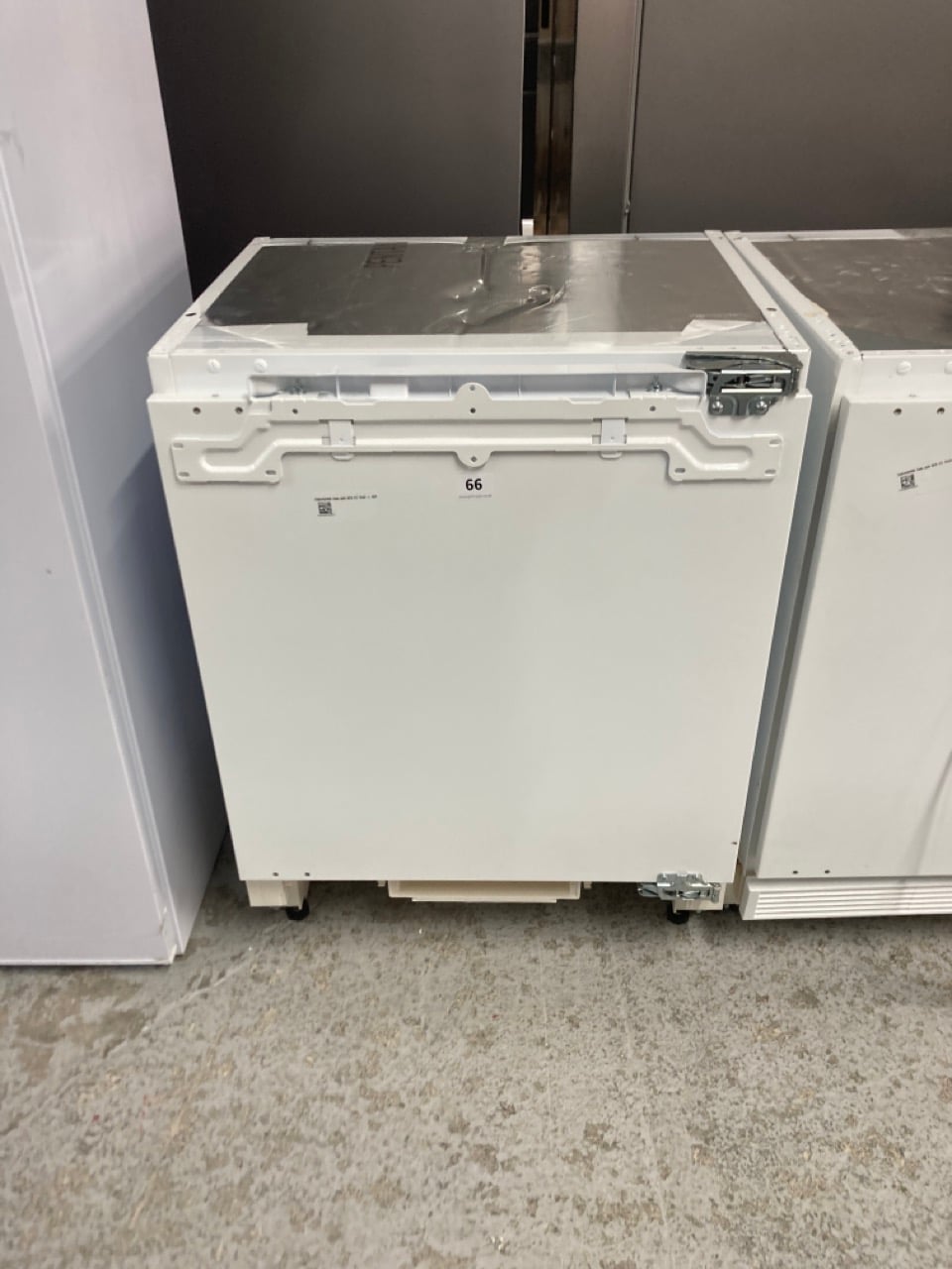 John Pye Auctions AEG INTEGRATED UNDERCOUNTER FRIDGE MODEL SKB582F1AF