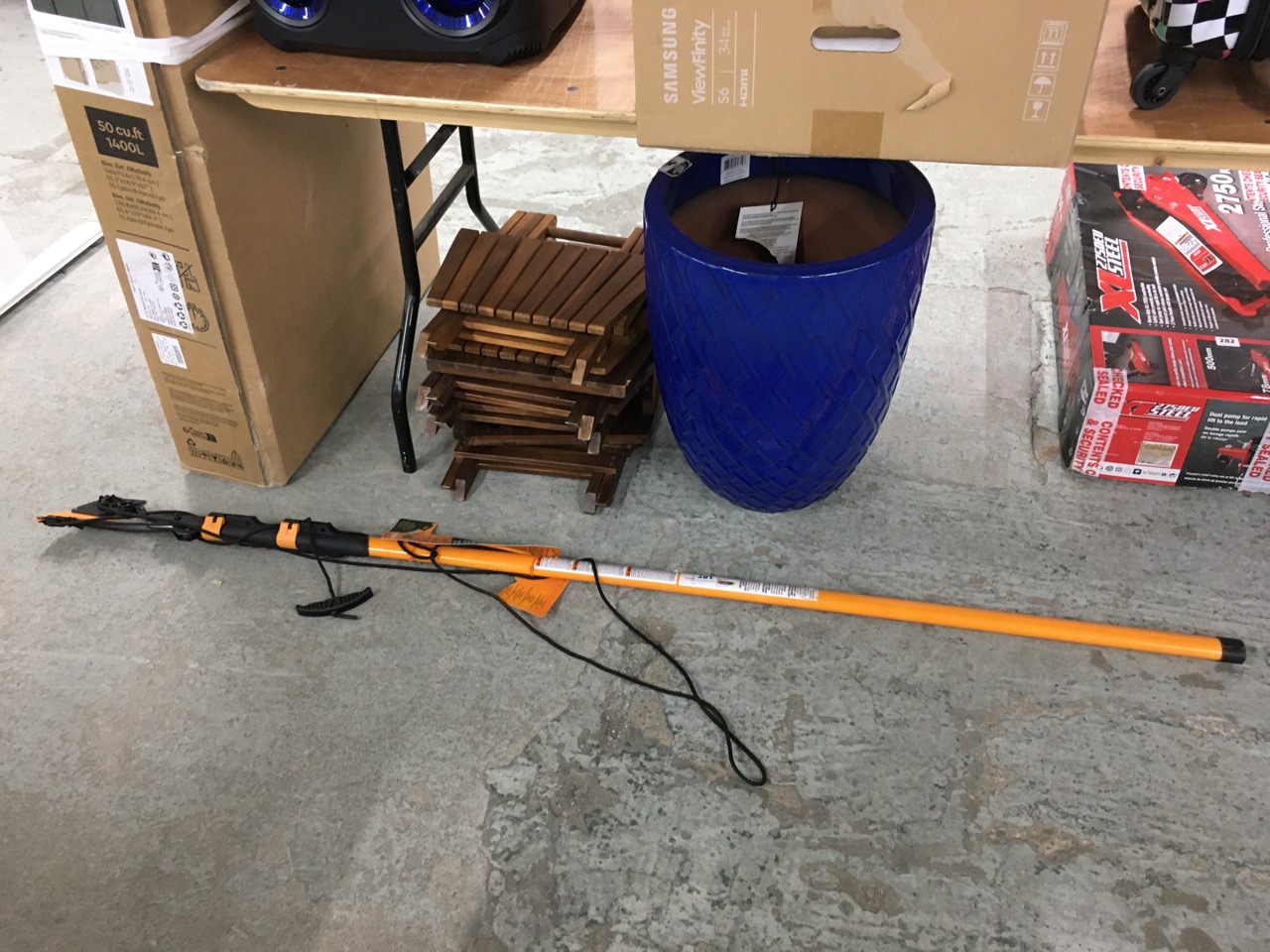 John Pye Auctions QTY OF ITEMS INC FISKARS POLE SAW & PRUNER