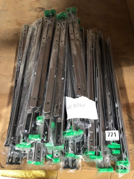 John Pye Auctions QTY OF KING SLIDE SERVER 1U RACK MOUNT SERVER