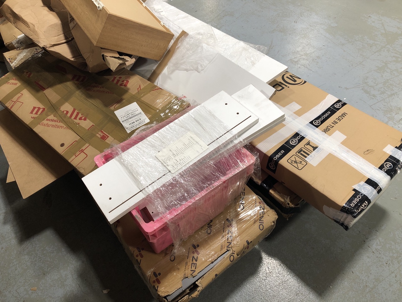 John Pye Auctions 2 X PALLET OF FURNITURE PARTS TO INCLUDE