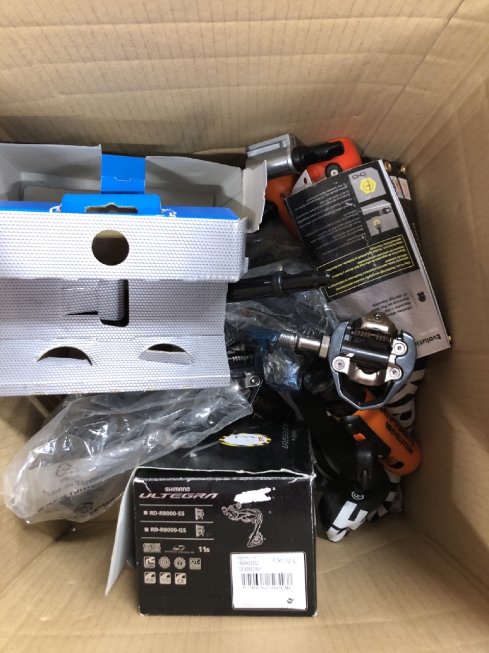 John Pye Auctions BOX OF ASSORTED ITEMS TO INCLUDE KRYPTONITE BIKE LOCK