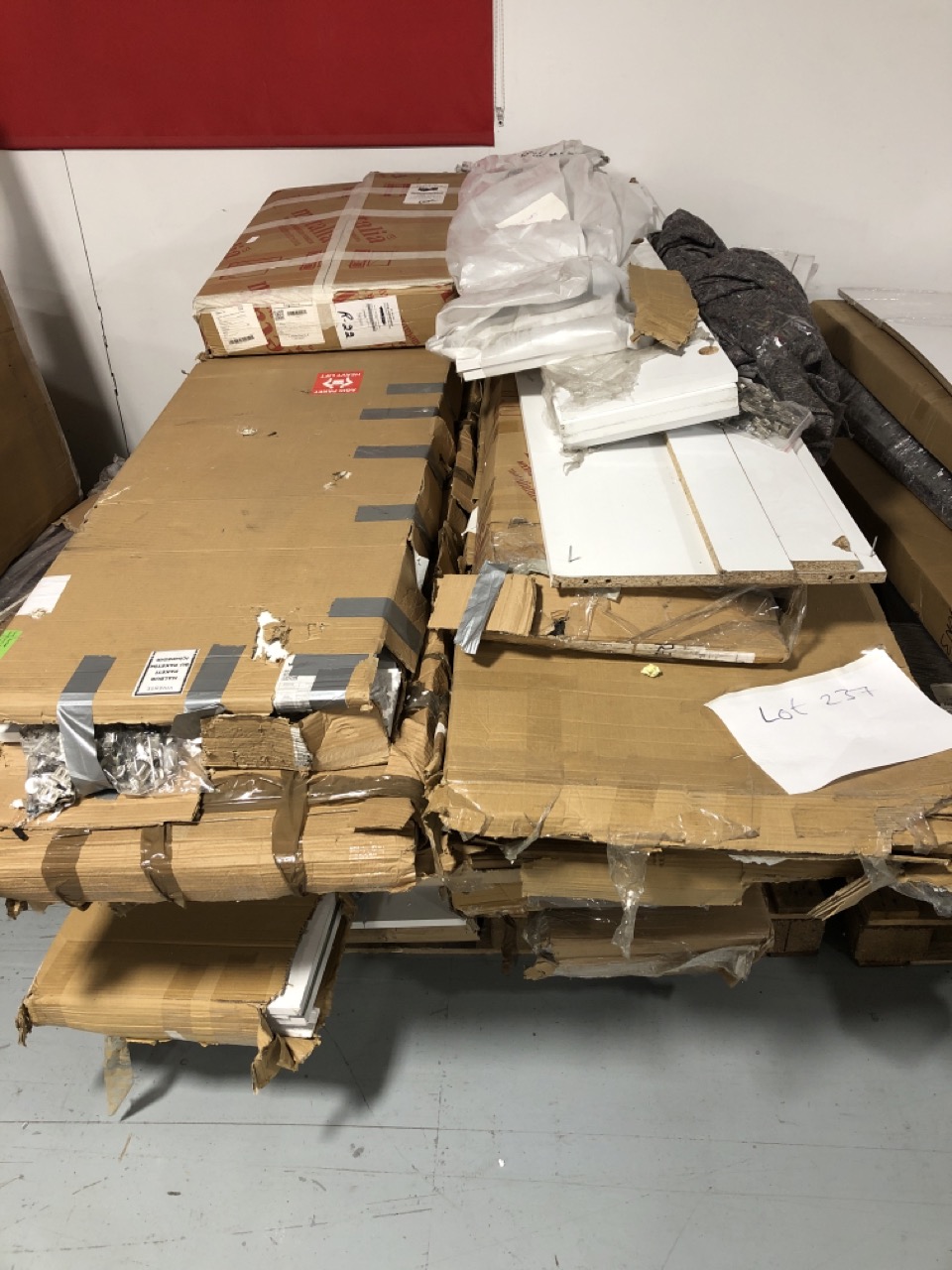 John Pye Auctions 2 X PALLETS OF FURNITURE PARTS TO