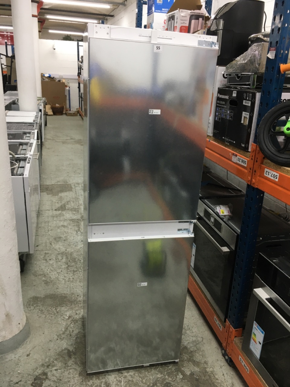 John Pye Auctions NEFF INTEGRATED FRIDGE FREEZER MODEL NO KI7851SF0G (EX DISPLAY) (COLLECTION