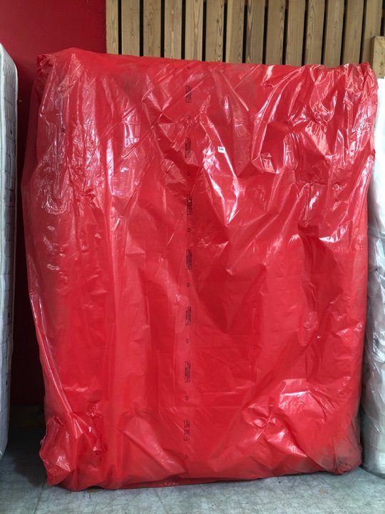 John Pye Auctions TOP DOG MATTRESS SIZE APPROX 135X190CM