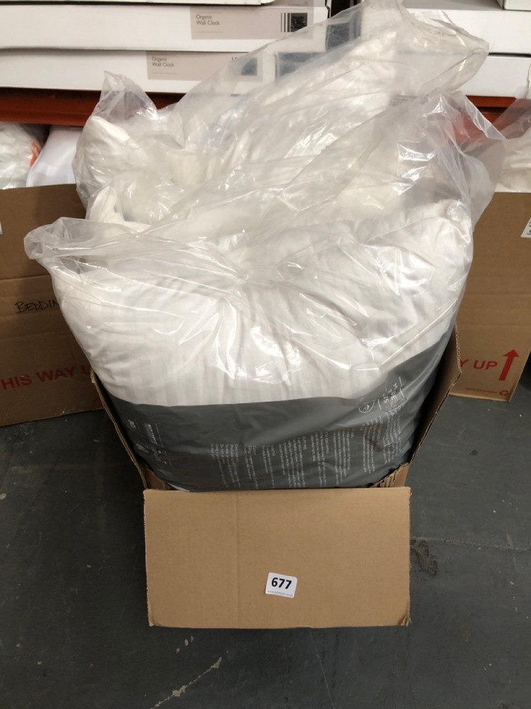 John Pye Auctions BOX OF ASSORTED JOHN LEWIS BEDDING TO INCLUDE HUNGARIAN GOOSE DOWN PILLOW