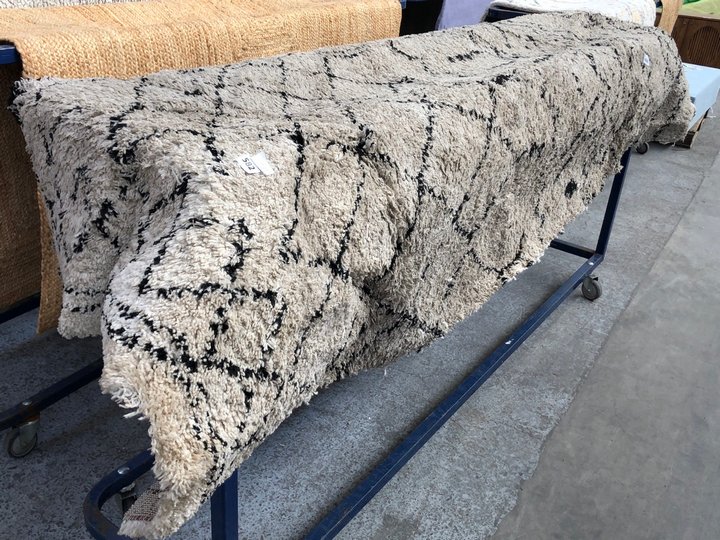 John Pye Auctions LA REDOUTE LARGE FLOOR RUG OFF CUT IN NATURAL AND