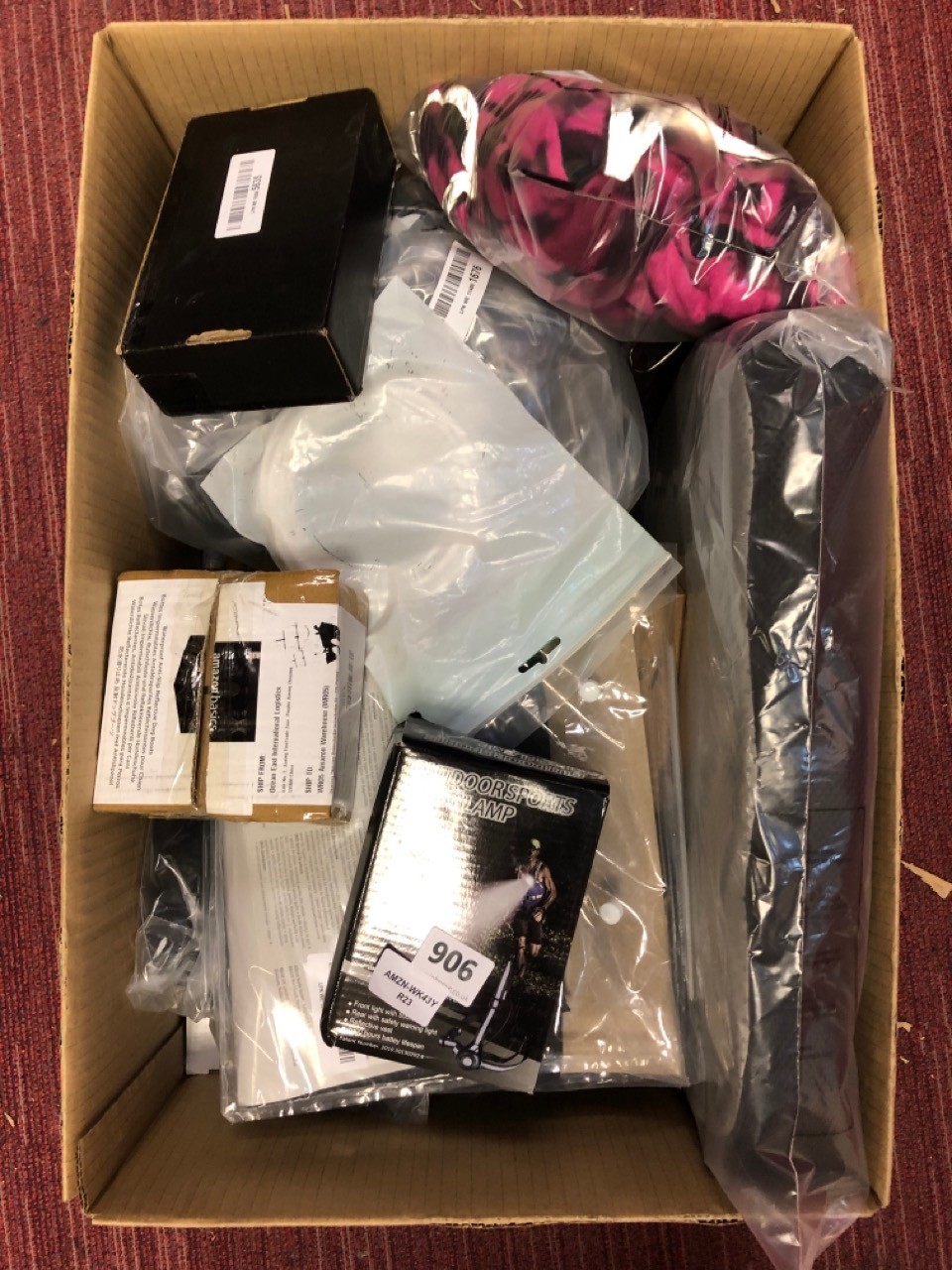 John Pye Auctions BOX OF ASSORTED ITEMS TO INCLUDE OUTDOOR SPORTS