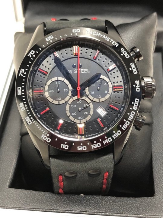 John Pye Auctions TW STEEL MENS TACHYMETER LEATHER STRAP WATCH IN