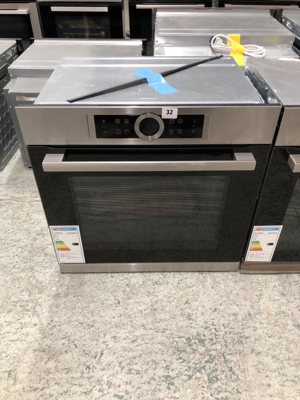 John Pye Auctions BOSCH BUILTIN SINGLE OVEN MODEL NO HBG634BS1B (EX