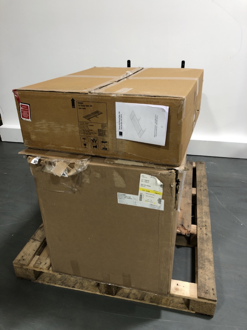 John Pye Auctions PALLET OF FURNITURE PARTS TO INCLUDE