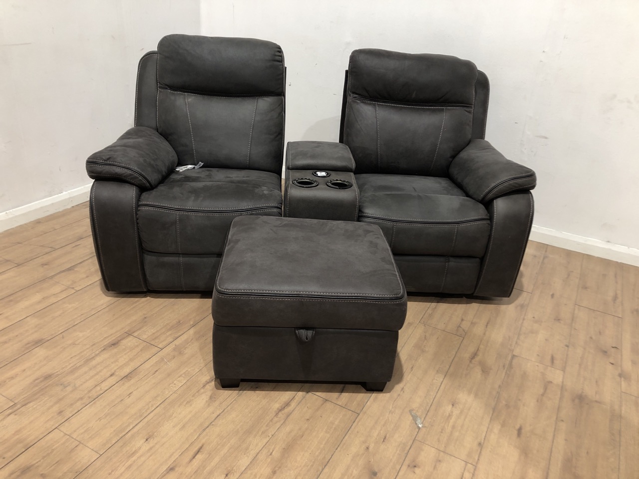John Pye Auctions VINSON 2 SEATER SMART POWER RECLINER RRP £1799 TO