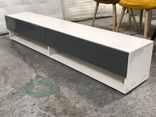 TV CABINET IN WHITE & GREY: LOCATION - A4