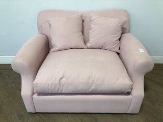 LOAF.COM CRUMPET LOVE SEAT SOFA BED IN ROSEWATER CLEVER VINTAGE LINEN - RRP £1755: LOCATION - C1