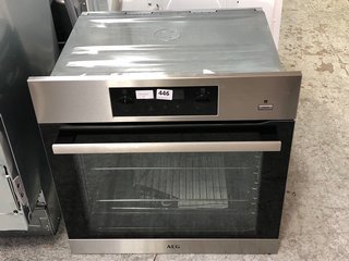 AEG BUILT IN SINGLE ELECTRIC OVEN: MODEL BPS355020M - RRP £569: LOCATION - A7