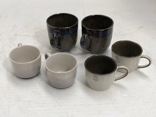 NKUKU QTY OF ASSORTED MUGS TO INCLUDE SET OF 2 EDO SMALL MUGS IN SLATE: LOCATION - BR