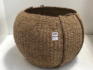 NKUKU RUNDI SEAGRASS BASKET: LOCATION - BR