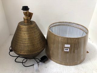 NKUKU.COM NALGONA LAMP IN ANTIQUE BRASS - RRP £195 & 2X LARGE DIA JUTE LAMPSHADE - RRP £55: LOCATION - CR