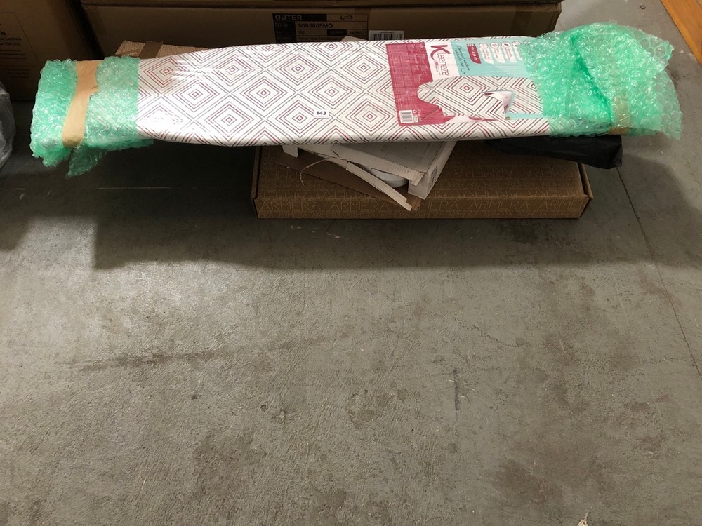 John Pye Auctions 3 X ASSORTED ITEMS TO INCLUDE KLEENEZE DIAMOND