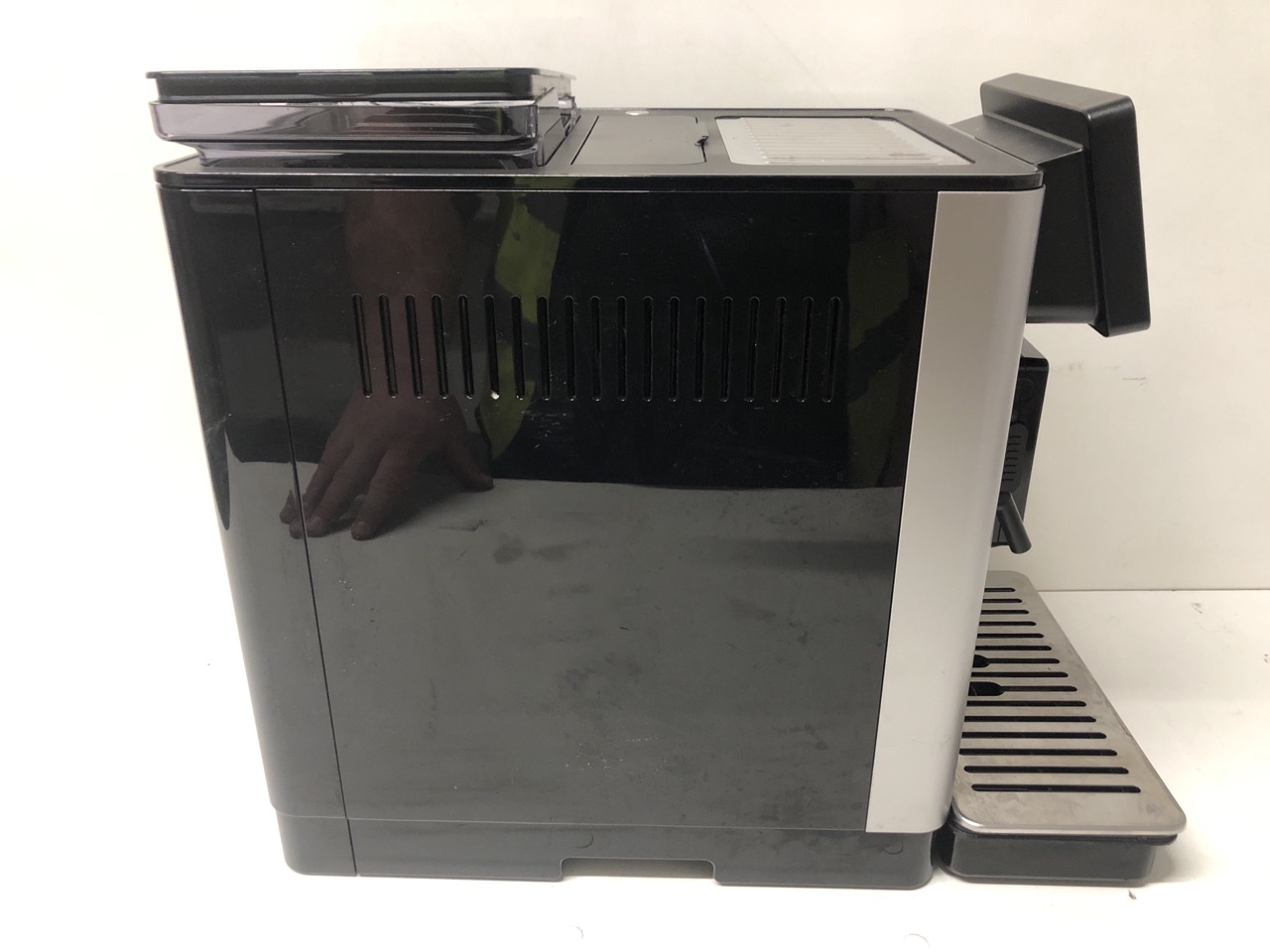 John Pye Auctions DELONGHI PRIMADONNA SOUL AUTOMATIC COFFEE MACHINE