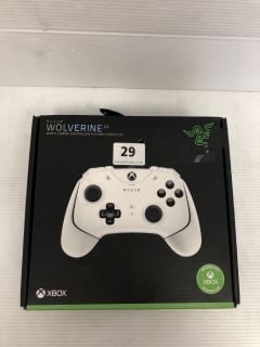 RAZER WOLVERINE V2 WIRED GAMING CONTROLLER FOR XBOX SERIES X/S