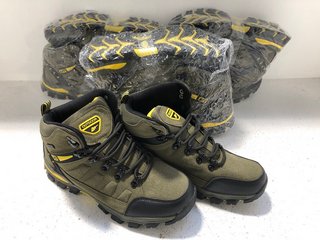 4 X PAIRS OF HIKING BOOTS IN ARMY GREEN IN VARIOUS SIZES: LOCATION - WH3