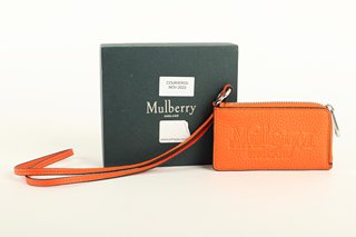 MULBERRY HEAVY GRAIN CREDIT CARD SLIP WITH LANYARD IN MANDARIN - MODEL RL7321 - RRP £150: LOCATION - BOOTH