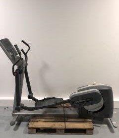 LIFE FITNESS 95XI COMMERCIAL CROSS TRAINER RRP £5435