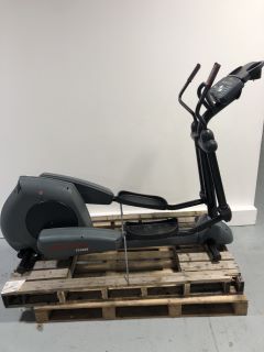 LIFE FITNESS 9500HR COMMERCIAL CROSS TRAINER RRP £6164