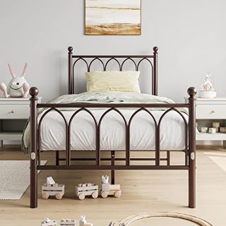 1 X PALLET OF ASSORTED ITEMS TO INCLUDE JURMERRY 3FT SINGLE METAL BED FRAME WITH HEADBOARD AND FOOTBOARD IN BROWN, APPROX RRP £500