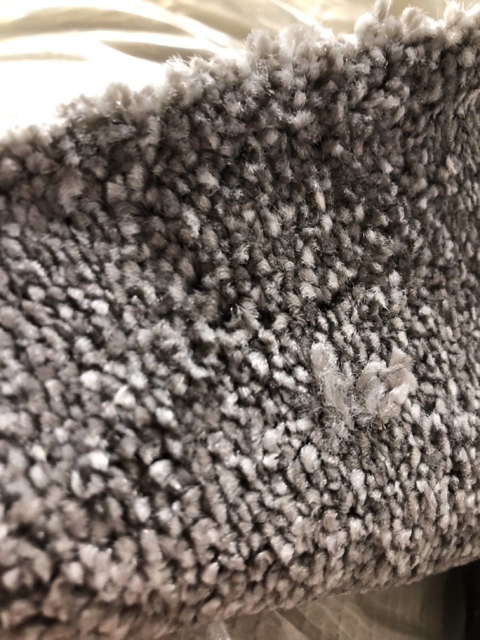 John Pye Auctions ALBURY 205 QUARTZ CARPET APPROX WIDTH 5M COLLECTION ONLY LOCATION CARPET
