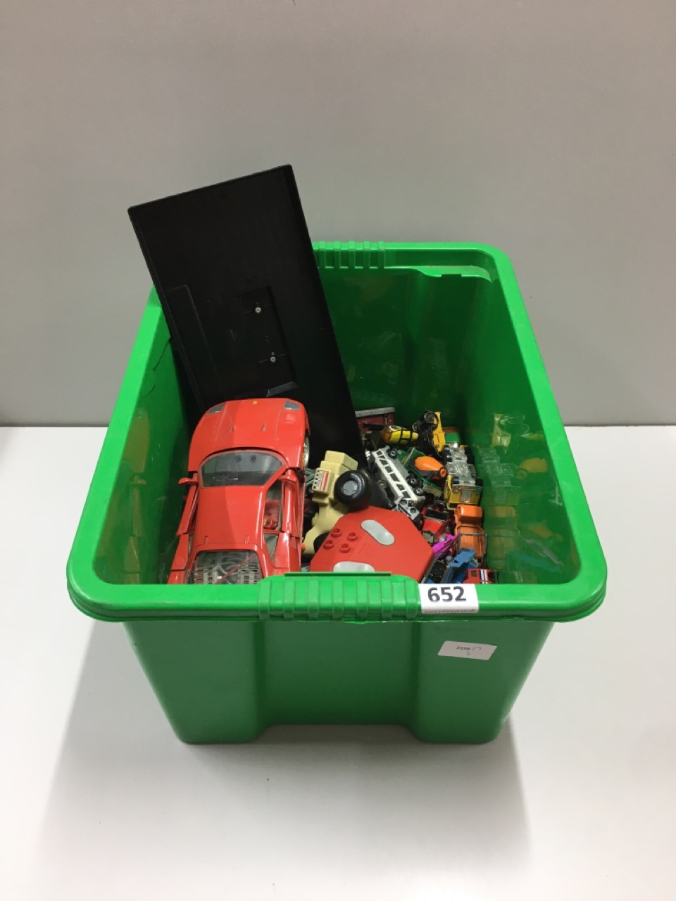 John Pye Auctions A BOX OF ASSORTED DIE CAST VINTAGE MODEL VEHICLES