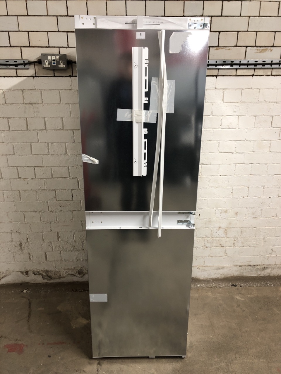 John Pye Auctions NEFF INTEGRATED FRIDGE FREEZER MODEL KI7851SF0G