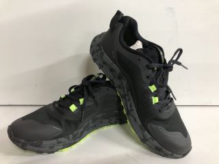 UNDER ARMOUR TRAINERS SIZE 7 UK