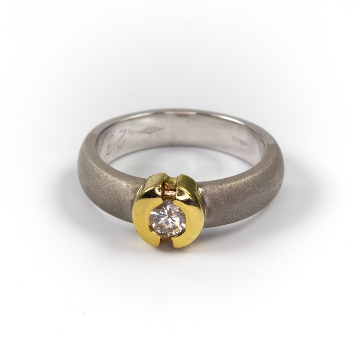 18ct White and Yellow Gold 0.23ct Diamond Single Stone Ring, Size M, 7.7g