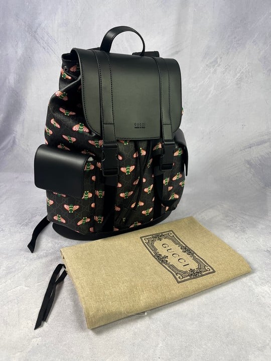 Gucci Supreme Bee Backpack, Comes with Dust Bag.  Dimensions:Approx H:42cm W:38cm D:13cm.