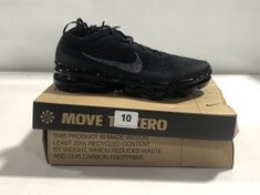 NIKE AIR VAPORMAX 2023 FK TRAINERS IN BLACK / ANTHRACITE SIZE 7 - RRP £129.90 (ROW 1)