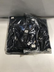 3 X ASSORTED CLOTHES TO INCLUDE BRAVE SOUL MENS JUMPER IN NAVY / BLUE SIZE XL (ROW 1)
