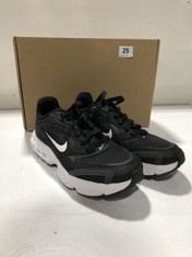 NIKE AIR ZOOM AIR FIRE WOMEN'S TRAINERS IN BLACK / WHITE SIZE 6 (ROW 1)