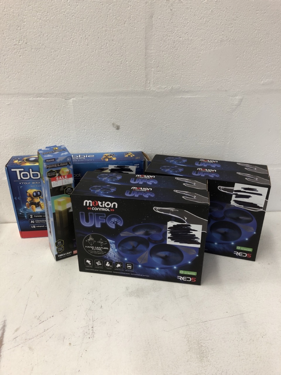 John Pye Auctions 10X ITEMS TO INCLUDE TOBBIE ROBOT, MOTION CONTROL