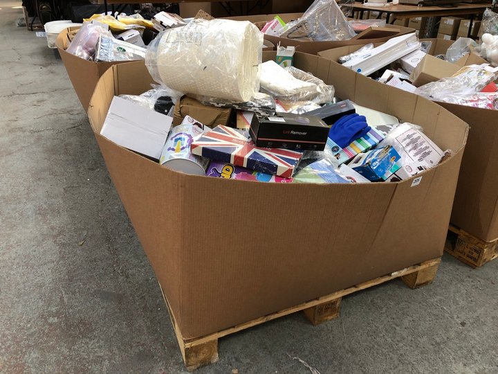 John Pye Auctions PALLET OF ASSORTED HOME ACCESSORIES TO INCLUDE
