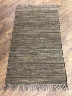 HEINE HOME HANDWOVEN 100% COTTON SMALL FLOOR RUG IN BROWN: LOCATION - B6