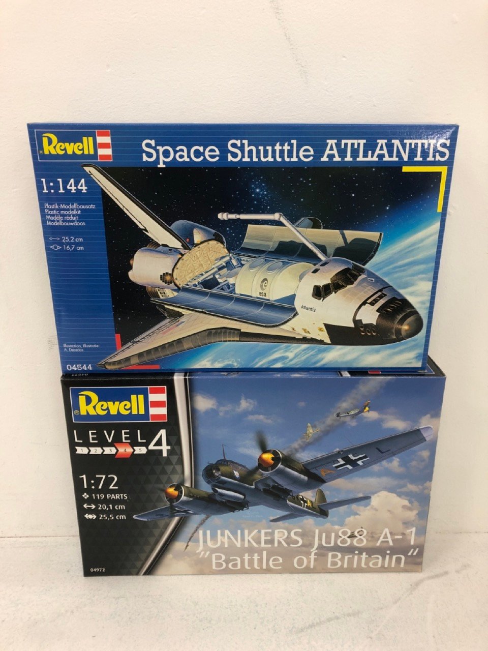 John Pye Auctions REVELL TECHNIK RC HELICOPTER ADVENT CALENDAR