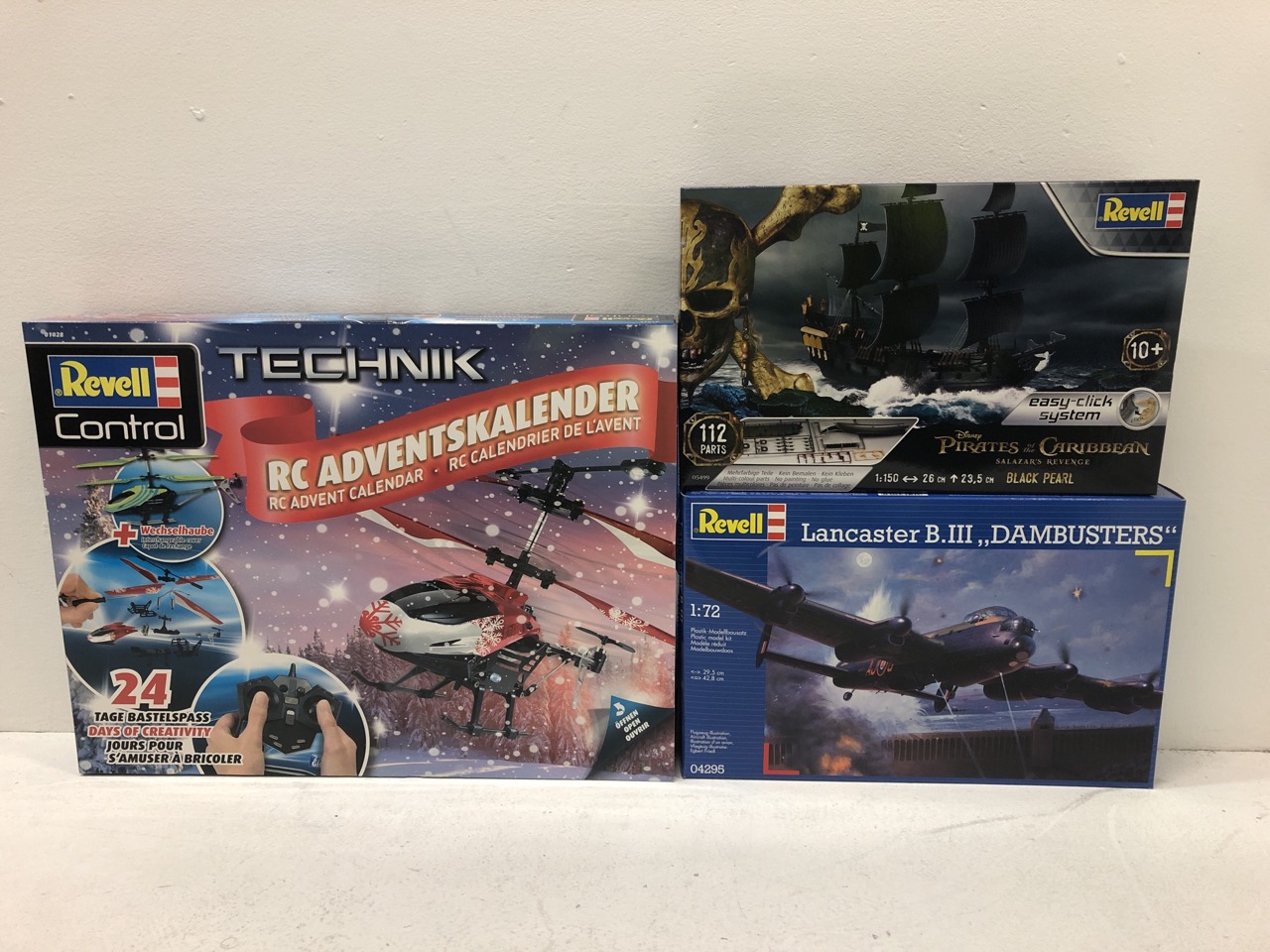 John Pye Auctions REVELL PIRATES OF THE CARIBBEAN BLACK PEARL MODEL