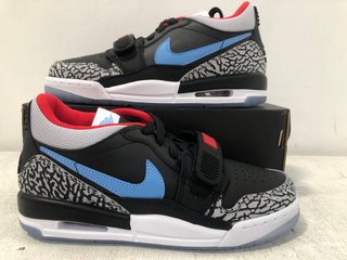 NIKE JORDAN LEGACY 312 LOW TRAINERS IN BLACK/WOLF GREY - VALOUR BLUE SIZE 4.5: LOCATION - E1