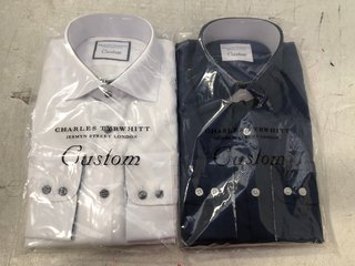 CHARLES TYRWHITT MENS CUSTOM BUTTON UP SHIRTS IN NAVY AND WHITE SIZE: L/XL: LOCATION - E1